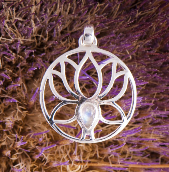 Lotus pendant