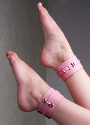 Pinke Leder Fußfesseln