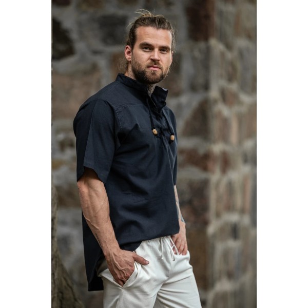 Short-sleeved stand-up collar shirt