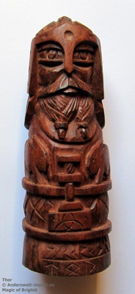 Thor Figur aus Holz