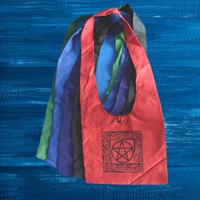 Shoulder bag with pentagram