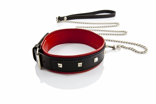Wide collar with short leash