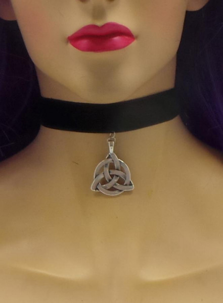 Halsband mit Keltischem Knoten